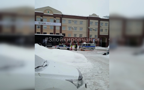 Свидетели: В центре Кирова мужчина открыл стрельбу и застрелился