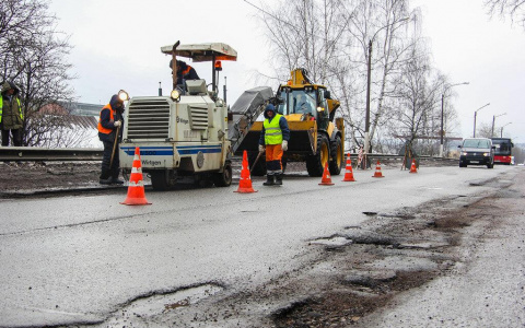 В 2022 году в Кировской области отремонтируют 168 километров дорог и 9 мостов