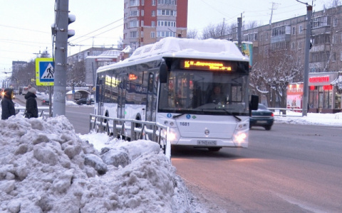 В Кирове 21-летний парень угнал автобус из-за спешки