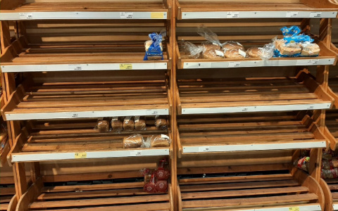 "Это коммерческая тайна": в райпо объясняют, почему целая деревня под Кировом осталась без магазина