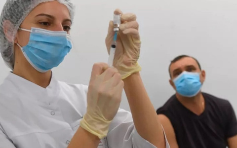 Люди с этой группой крови тяжелее всех переносят прививки