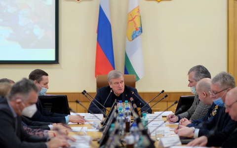 Парикмахерская, зубные кабинеты и кондитерский цех: что еще есть в кировском правительстве