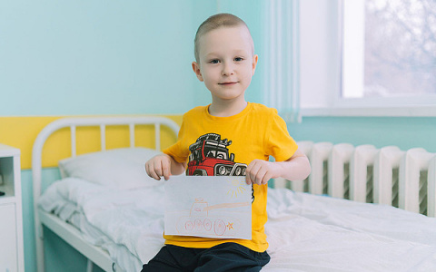 "Не жаловался и не плакал": в Кирове врачи прооперировали ребенка с переломом 3-летней давности