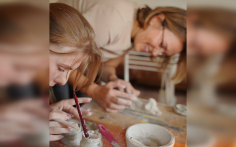 Кировчане создают бинарные часы и керамику: в 2022 году заключат свыше 2 тысяч соцконтрактов