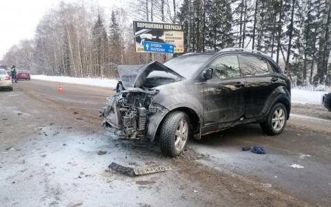 "Обломки разлетелись на десятки метров": на въезде в Чепецк пьяный водитель иномарки влетел в бензовоз