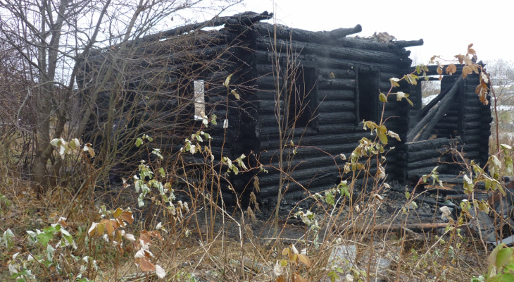 В Кировской области в сгоревшем доме нашли тело мужчины