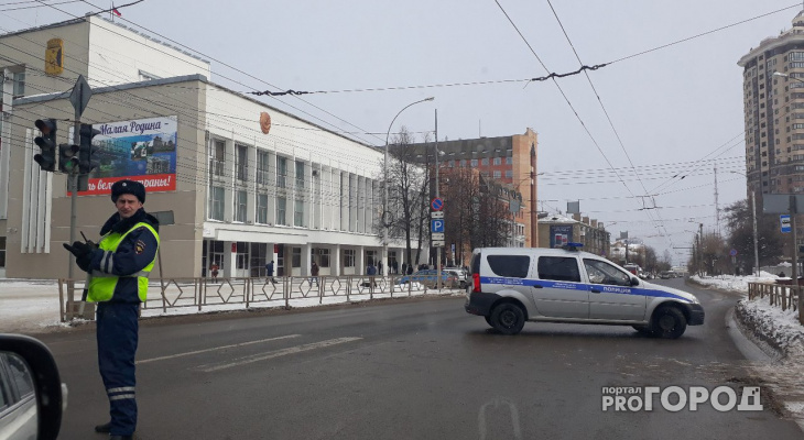 В Кирове из-за сообщения о коробке у банка эвакуировали 130 человек