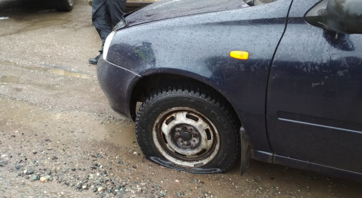 Кировские водители жалуются на ямы на дорогах