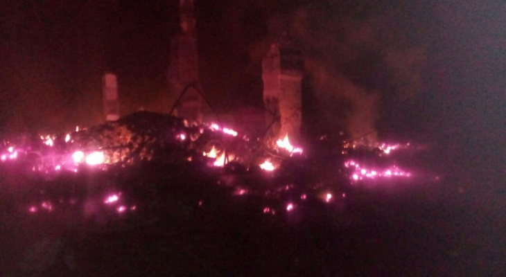 Ночью в Кировской области сгорела школа: пожар тушили 113 человек