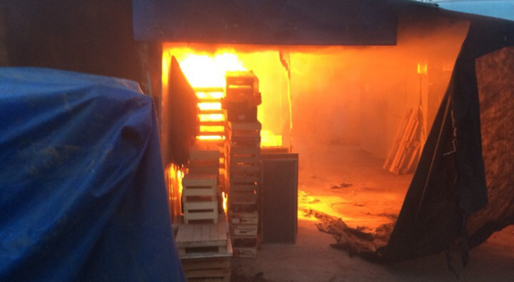 В Кирове произошел пожар на Коневском рынке