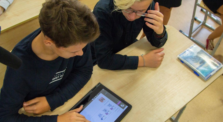 Ученики новой школы в Урванцево начали заниматься по электронным учебникам