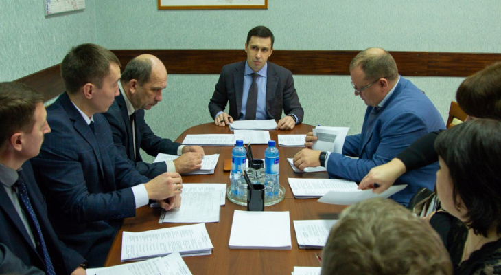 В правительстве обсудили строительство новых школ в Зуевке и в Чистых прудах в Кирове
