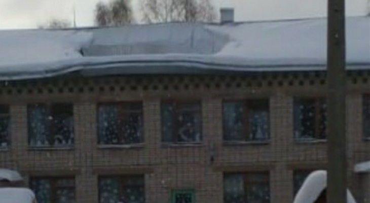 В Яранске обрушилась крыша детского сада, следователи начали проверку