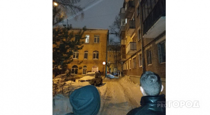 В Кирове на женщину с крыши упала глыба льда, возбуждено уголовное дело
