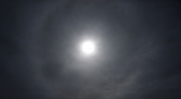 В Кировской области на видео засняли лунное гало