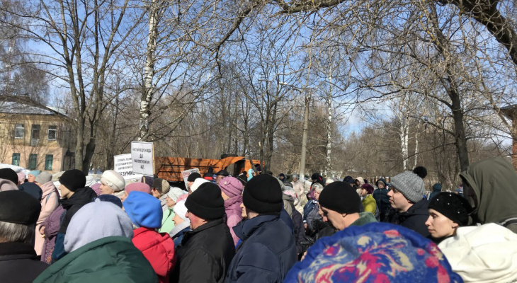 На митинг против строительства полигона в Осинцах пришли сотни человек