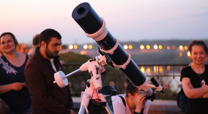 В выходные кировчан приглашают понаблюдать за Луной в телескоп