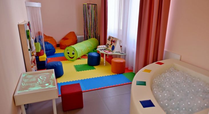 На зарплаты в кировских детских садах потратили почти 2 миллиарда рублей