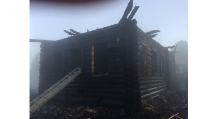 В Кировской области мать потеряла двух сыновей в пожаре