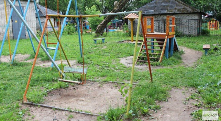 В Слободском девочка получила травму во время прогулки в детском саду