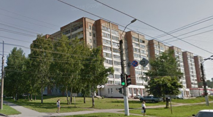 Утром в Кирове с балкона 9 этажа выпал молодой мужчина