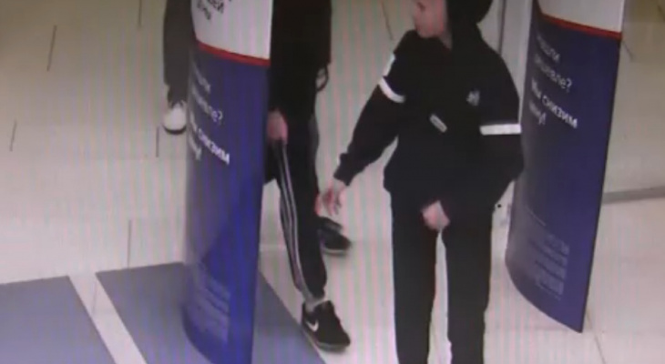 В Кирове кража из спортивного магазина в крупном ТЦ попала на видео