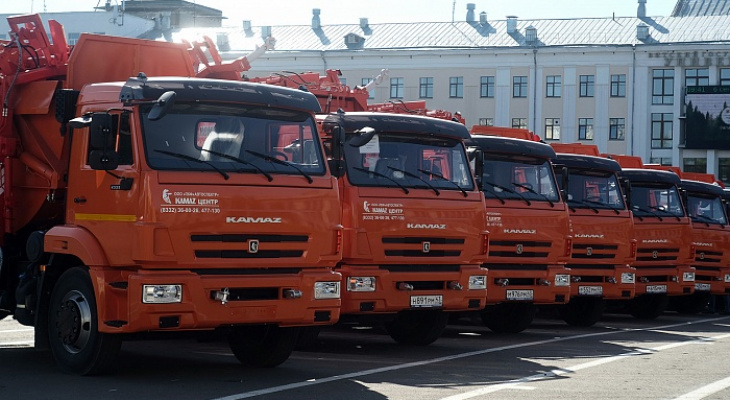 Кировская область получила 18 новых мусоровозов