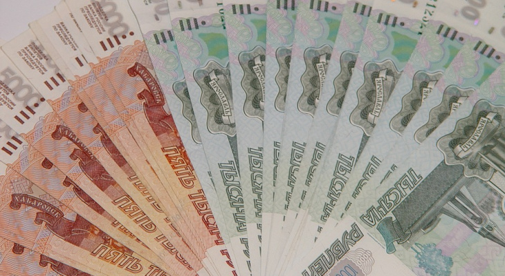 Кировским чиновникам хотят поднять зарплату