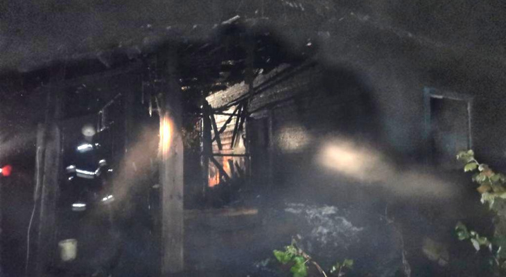 В поселке Кировской области в пожаре погибли пять человек