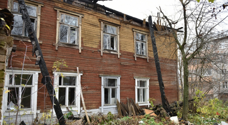 В Кирове заброшенные здания рядом со школами законсервируют
