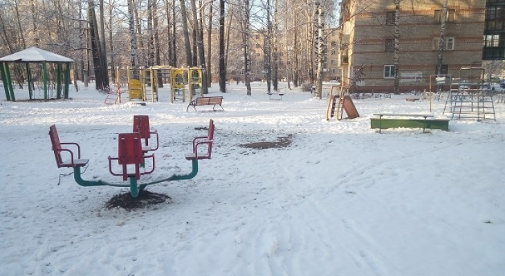 После трагедии в Пензе в Кирове снесут минимум 380 детских площадок и парковок