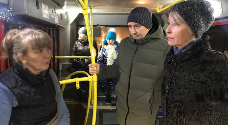 Глава Кирова провела выездную проверку автобусов после жалоб жителей
