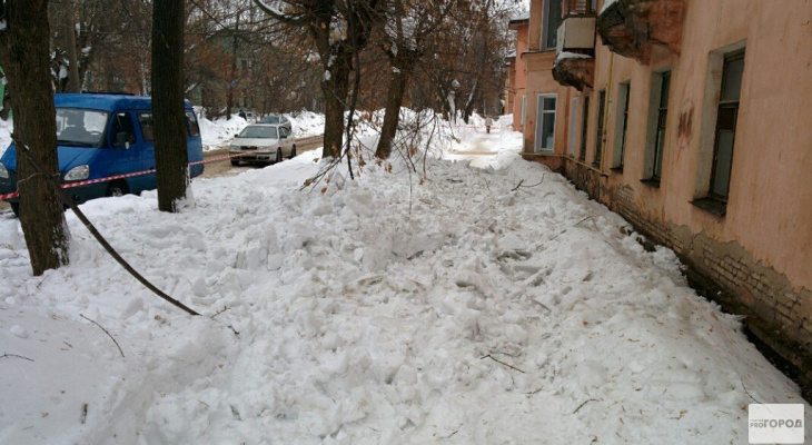 Что обсуждают в Кирове: на ребенка упала глыба льда и резкое похолодание на рабочей неделе
