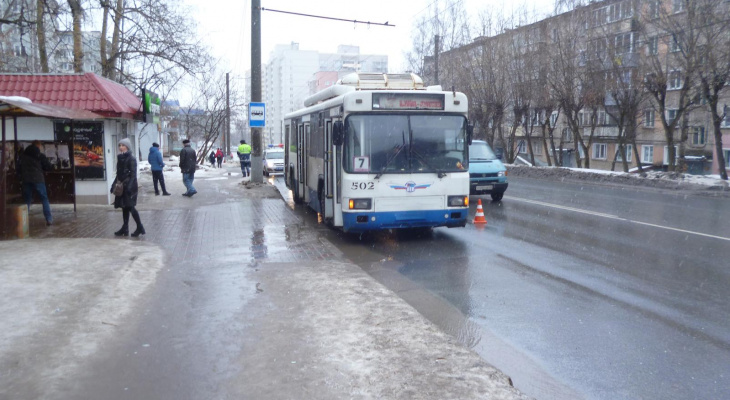 В Кирове троллейбус сбил вышедшего из салона пассажира