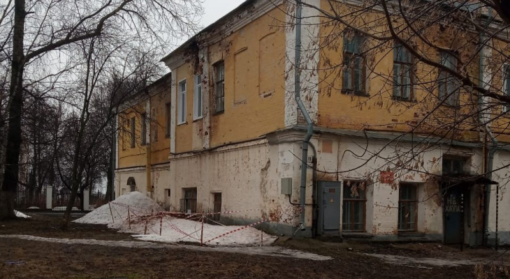 В Кирове спасли от обрушения дом с вековой историей