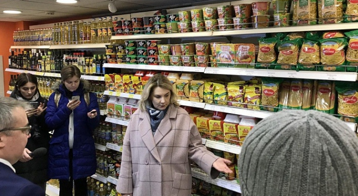 Дефицита нет, продавцы работают в перчатках: итоги рейда по супермаркетам Кирова