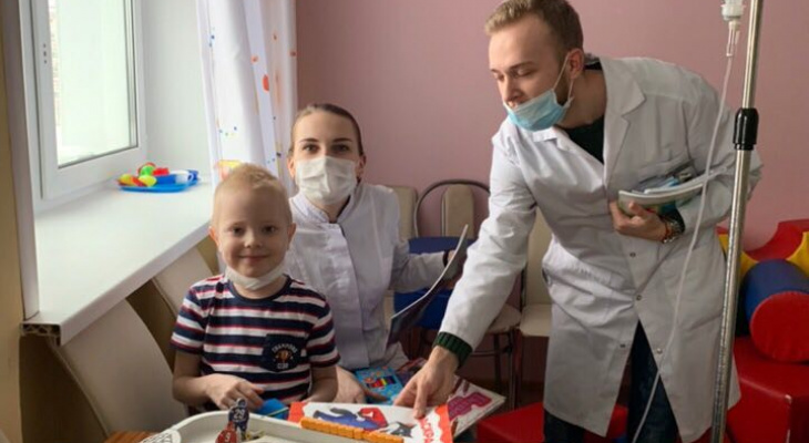 «Новый адрес - новая экипировка»: в Кирове студенты-медики помогают в борьбе с коронавирусом