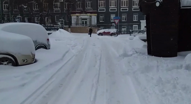 В Кирове пройдет сильный снегопад и появятся сугробы до 15 сантиметров