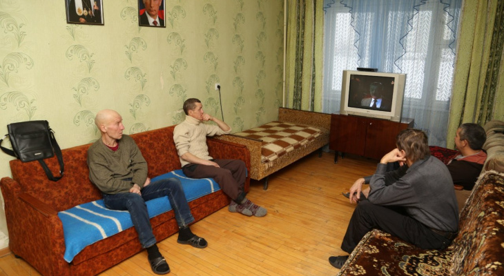 "Кормление пришлось отменить": как живут бездомные в Кирове в режиме самоизоляции
