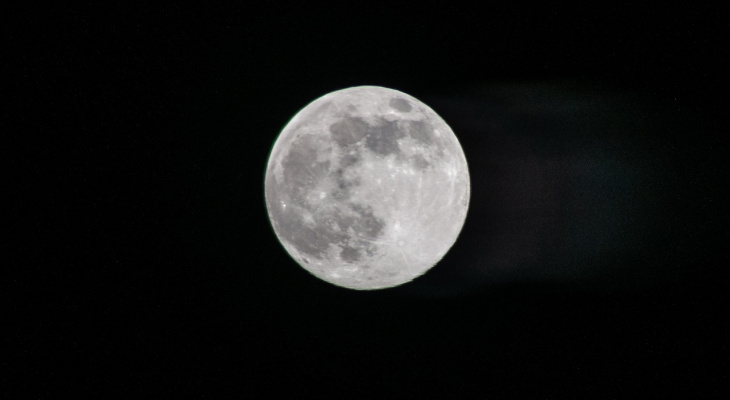 9 фото огромной луны: в Кирове наблюдали суперлуние