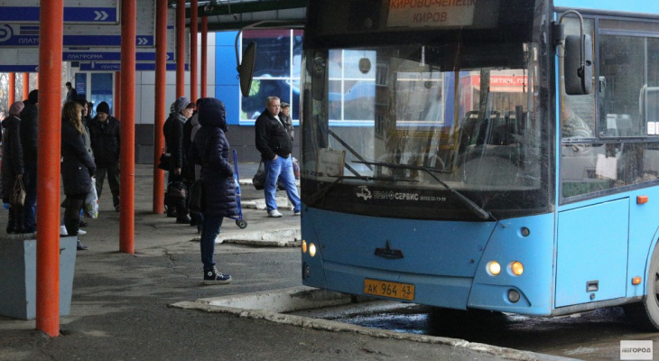 В Кирове маршруты 2 пригородных автобусов пришлось изменить из-за плохих дорог