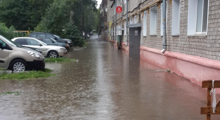 Потоп в Кирове из-за ливня: видео и фото последствий непогоды 2 августа