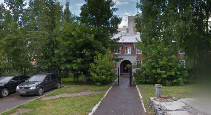 В Кирове из окна больницы выпал 69-летний мужчина