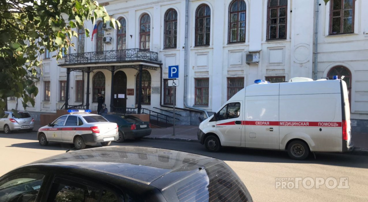 В Кирове оцепили здание суда: на месте работают все оперативные службы