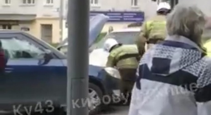 В Кирове на одном перекрестке произошли две похожие аварии