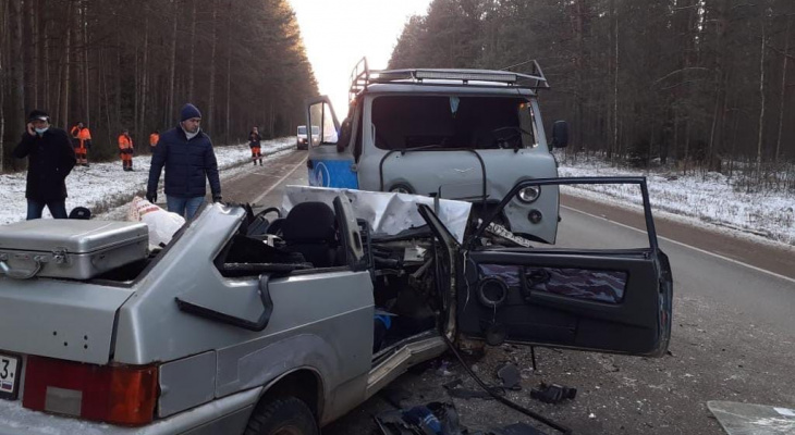Утром на трассе в Кирово-Чепецком районе в ДТП погибли 2 человека