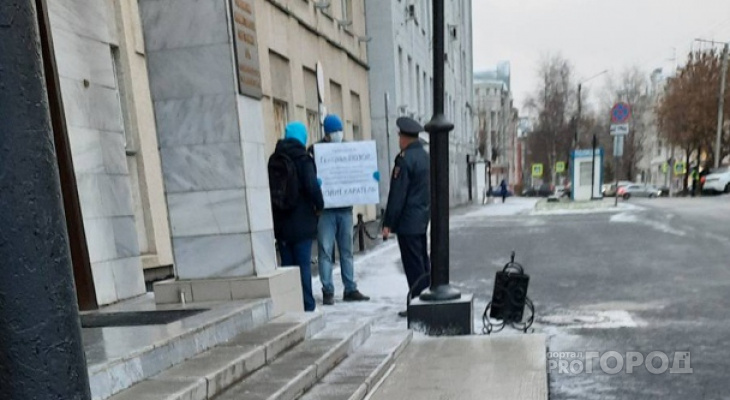В Кирове разбили кирпичом окно правительства: подозреваемый задержан