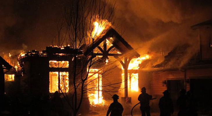 В Кировской области за сутки в пожарах погибли молодой человек и пенсионер
