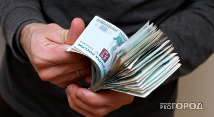 В Кировской области директор вычитал из зарплаты подчиненных алименты и оставлял себе