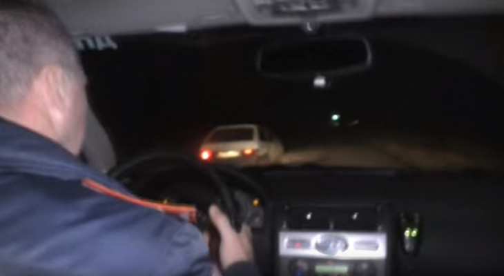 В Кировской области за водителем Kia Rio устроили погоню со стрельбой